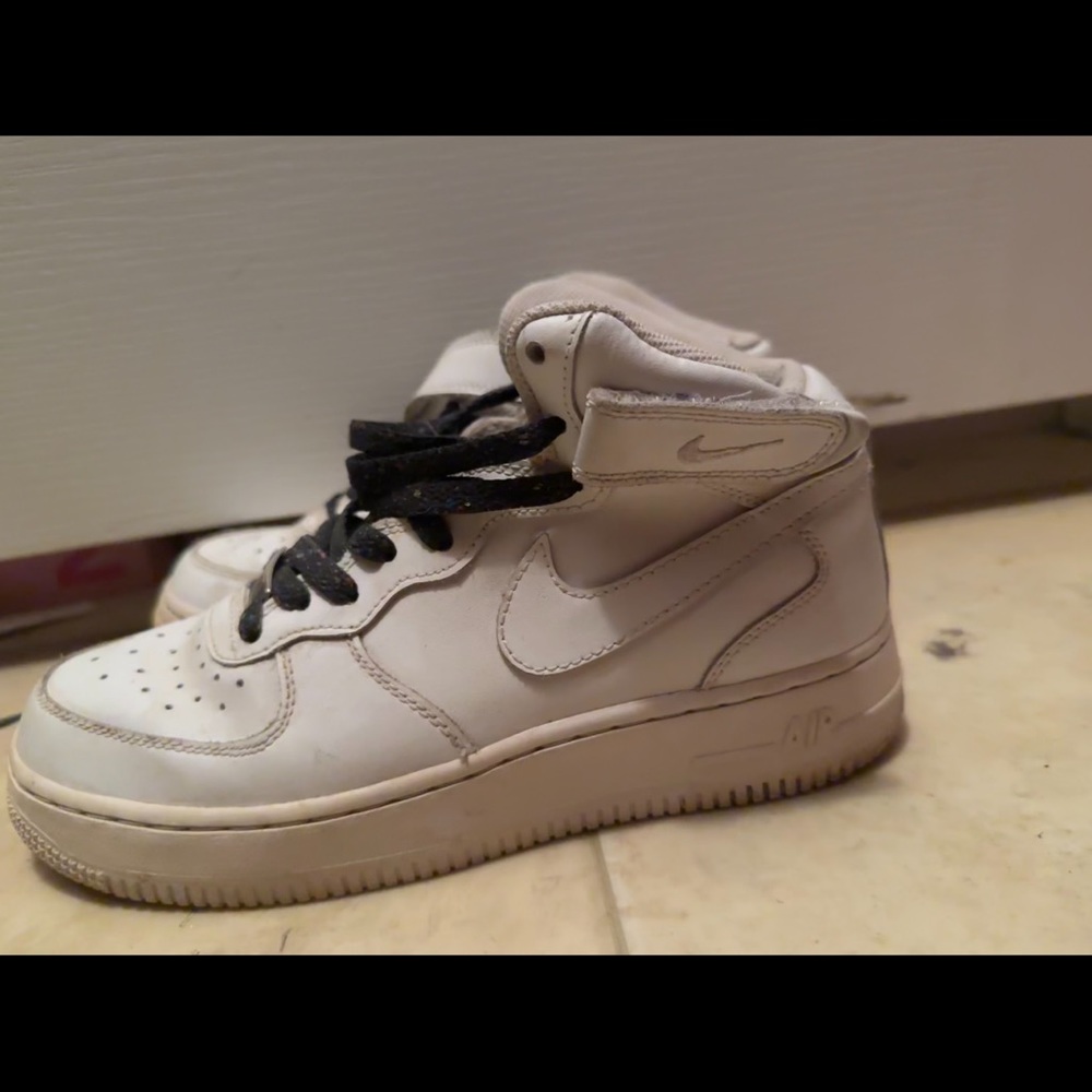 Air Force ones mid rise no box